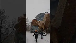 Reizenrijk en Vogelrok in de Sneeuw #efteling #eftelingthemepark #snow #viral #shorts #birdskirt