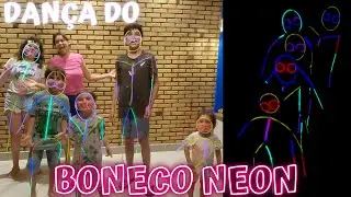 Dan&ccedil;a do BONECO NEON com os primos - muitas risadas em fam&iacute;lia - Fam&iacute;lia Fafafran