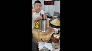 Live streaming of street food