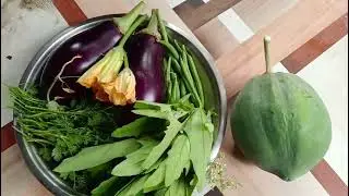  আজ বাড়ির গাছের টাটকা টাটকা অনেক সবজি তুলে নিলাম। আর রান্না করে নিলাম বেথু শাক ভাজা। 