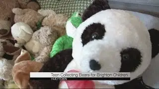 Teen donating teddy bears