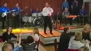 Kieran McGilligan vid 2 Waltzing An Angel Tonight
