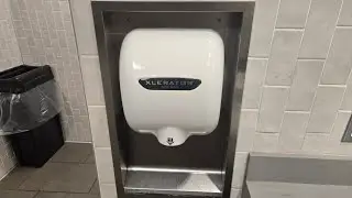 Excel Dryer Xlerator at 7/11 off Genva Rd in Carol Stream IL 