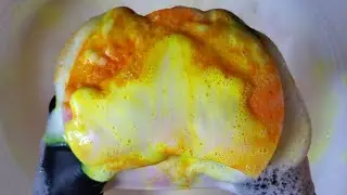 ASMR - SPONGE SQUEEZING 🍋BODY WASH & 🌲 PINE MILK