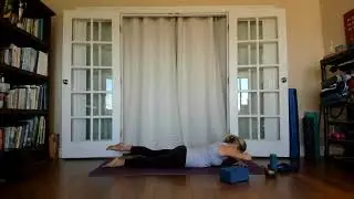 Use yoga blocks and a strap to deepen triangle and warrior 2 🔺