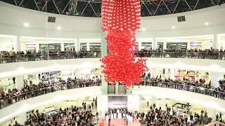 valentine at family mall duhok with balloons