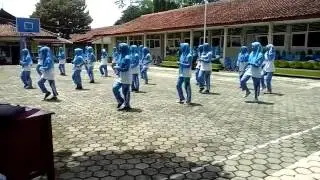 Senam Anti Narkoba Kelas XII AKUNTANSI 2 SMK YPE Kroya (2016/2017)