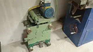 Milling machine, jointer + radius gauge, knives for the jointer.