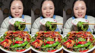 Satisfying Eating Show: Stir-fried Bacon with Pickled Peppers & Spicy Steamed Chicken, So Delicious!