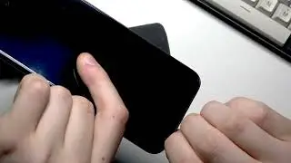 Как вставить SIM-карту в OPPO Reno15 FS