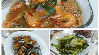 Simple easy cooking prawn soup, bake muscles and seaweeds salad