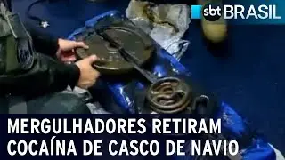 Mergulhadores retiram coca&iacute;na de casco de navio em Santos | SBT Brasil (17/08/22)