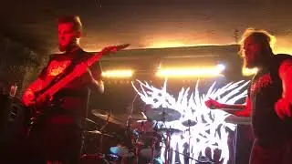 Begging For Incest : 21 Minutes Live In Paris