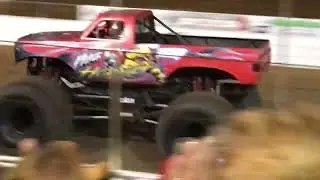 Extreme Monster Truck Spring Nationals 2017 Friday Show: Nitro Hornet (Aaron Basl) Freestyle