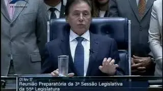 Eun&iacute;cio Oliveira &eacute; eleito presidente do Senado e defende uni&atilde;o pelo Brasil
