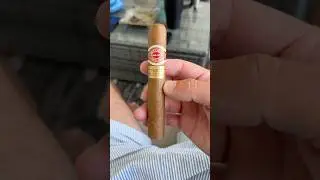 Romeo short Churchill 7/10 🇨🇺💨 #cigar #cigars #habanos #trendingshorts #summer