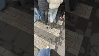 Друг, который идет позади
