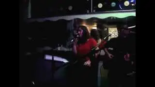 M&ocirc;nica Vicentin e Will Mour&atilde;o cantando no Nosso Mar 3