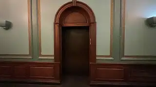 Уильямсбург, Вирджиния: Типовой гидравлический лифт на кафедре философии в Уильямсбургском универ...
