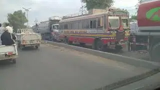 Jokhi moretrafic Jam شفیع گوٹھ سے جوکھی موڑ ٹریفک جام دھواں روڈ بلاک