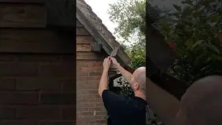 Repairing verge that lost its mortar. 3:1 ratio sand and cement #diy #verge #roof #rooftiles