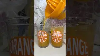 Fresh Squeezed Orange Juice in Vintage Glasses #thrifted #vintage #freshsqueezed #orangejuice #fresh