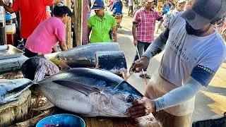 Masterclass!! Mr. Bobi&rsquo;s INSANE Fish Cutting Skills in a Busy Village Market!