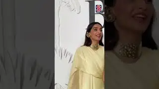 Jacqueline Fernandez & Sonam Kapoor Have A Fun Chit-Chat Session At An Event