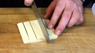How to Make Fried Wonton Noodles : Asian Cooking Tips