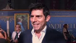 Chris Weitz: 'Writing STAR WARS is Amazing'