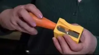 New Kitchen Gadget Vegetable Peeler & GIANT Carrot Sharpener !
