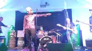 Bass Solo at Staves Brewery