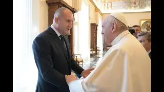 Pope Francis greets the President of Bulgaria