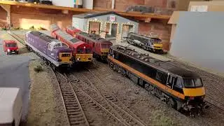 Layout clip 2 - 55016 in Porterbrook arrives at Johnson Street IEMD