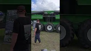 Narrain grain checking out the Seed & Super bin at Agquip! #grainking #shorts @narrain_grain