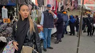 ISTANBUL WEDNESDAY BAZAAR IN FATIH, CHEAP FAKE CLOTHES, FRUIT AND VEGETABLES MARKET, 4k WALKING