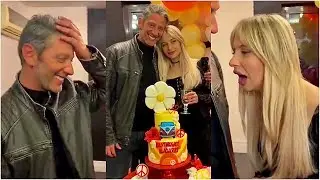 Edoardo Tavassi imbarazzatissimo alla festa a sorpresa organizzata dalla sorella Guendalina!