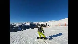 Zillertal Arena. Snowboard ride from Königsleitenspitze to Fussalm X-Press
