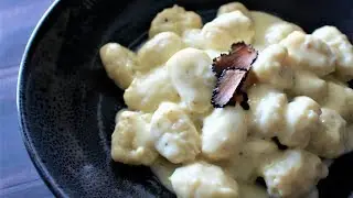 Potato Gnocchi con Fonduta e Tartufo