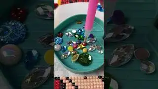💎 Create dazzling art to cherish for years to come. #christmasdecor #art #craft #youtubeshorts