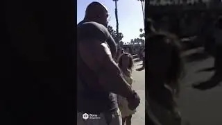 Bodybuilder walking his potbelly pig. #aiproducer #filmproducer #venicebeach