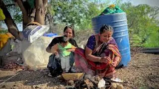 सासू सुनाने भाजले शेकोटी मध्ये बटाटे 🙏🏻#shortfeed #villagerlifestyle #funny #family 