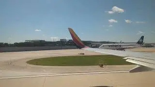 Southwest Airlines Boeing 737-700 takeoff from Chicago Midway Airport 05/22/24