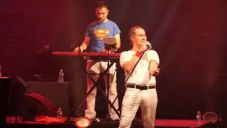 Save The Queen - Another one bites the dust (live)