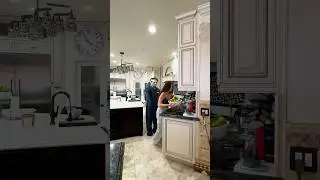 Наряжаюсь в самый большой страх моей сестры и пугаю ее 😂