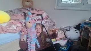 Fomos comprar algo para organizar a bagunça no meu quarto!!!