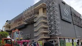 GIP Mall Noida Sunday Shopping Tour By Dipti Vlogs, Great India Place, Largest Mall in India , Noida