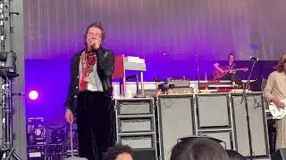 Cage The Elephant&rsquo;s Matt Schultz Being Weird