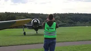 D-FWMV, Focke-Wulf FW190A-2M, kommt auf den Platz zur&uuml;ck