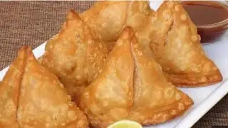 world big samosa khaoo aur 71,000 🤑🤑ka enamm lekar jaoo #viralvideo #samosaeatingchallenge 🤤🤤